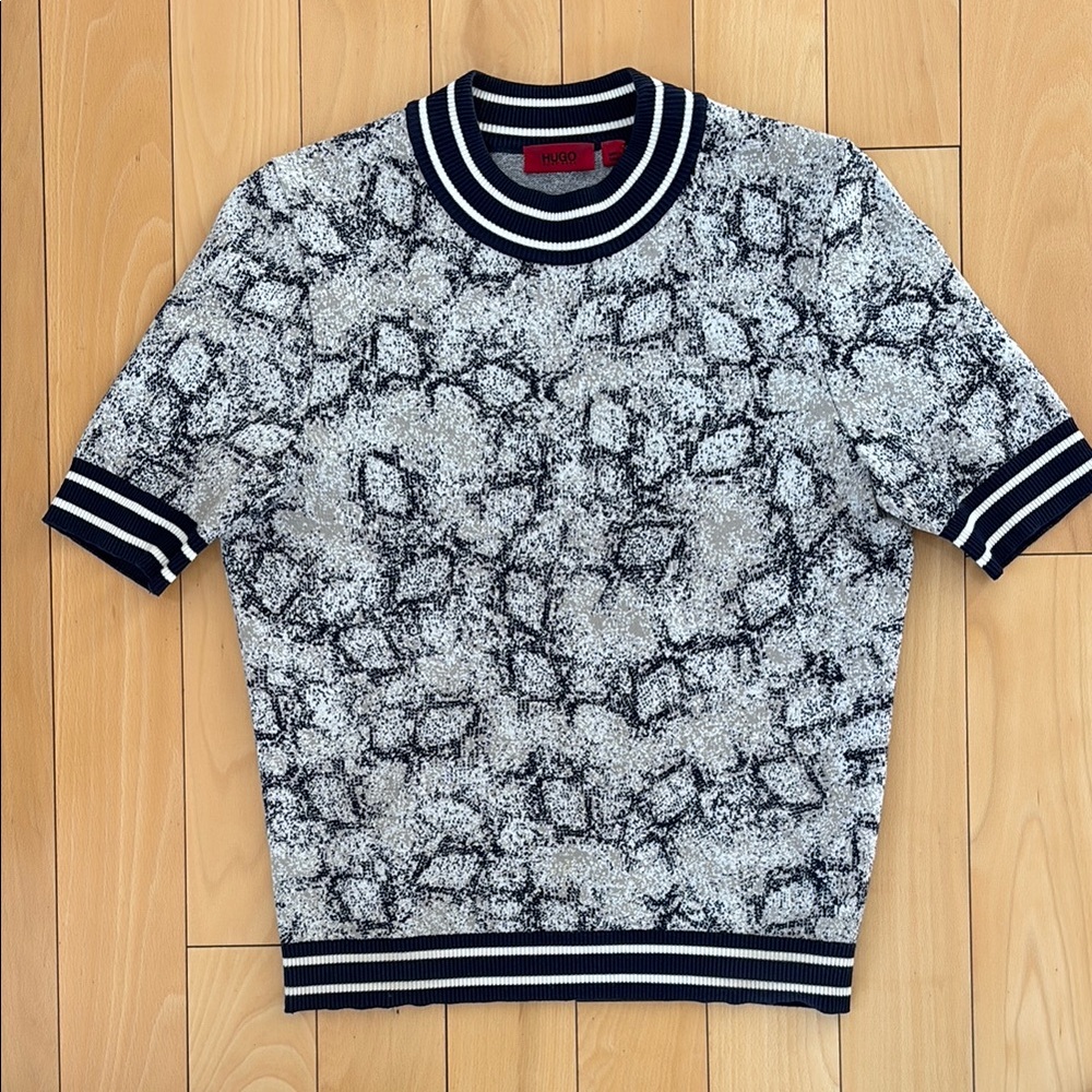 Hugo Boss Navy and White Patterned Short Sleeve Sweater